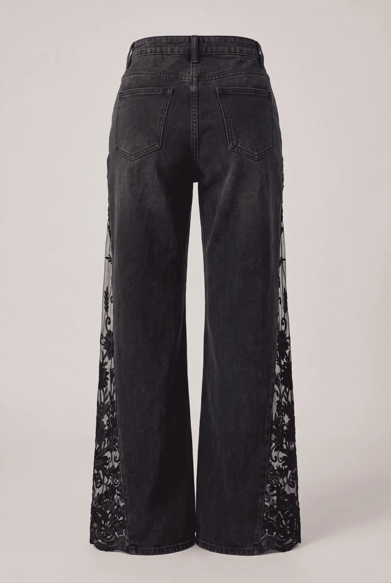 Back view with five-pocket design